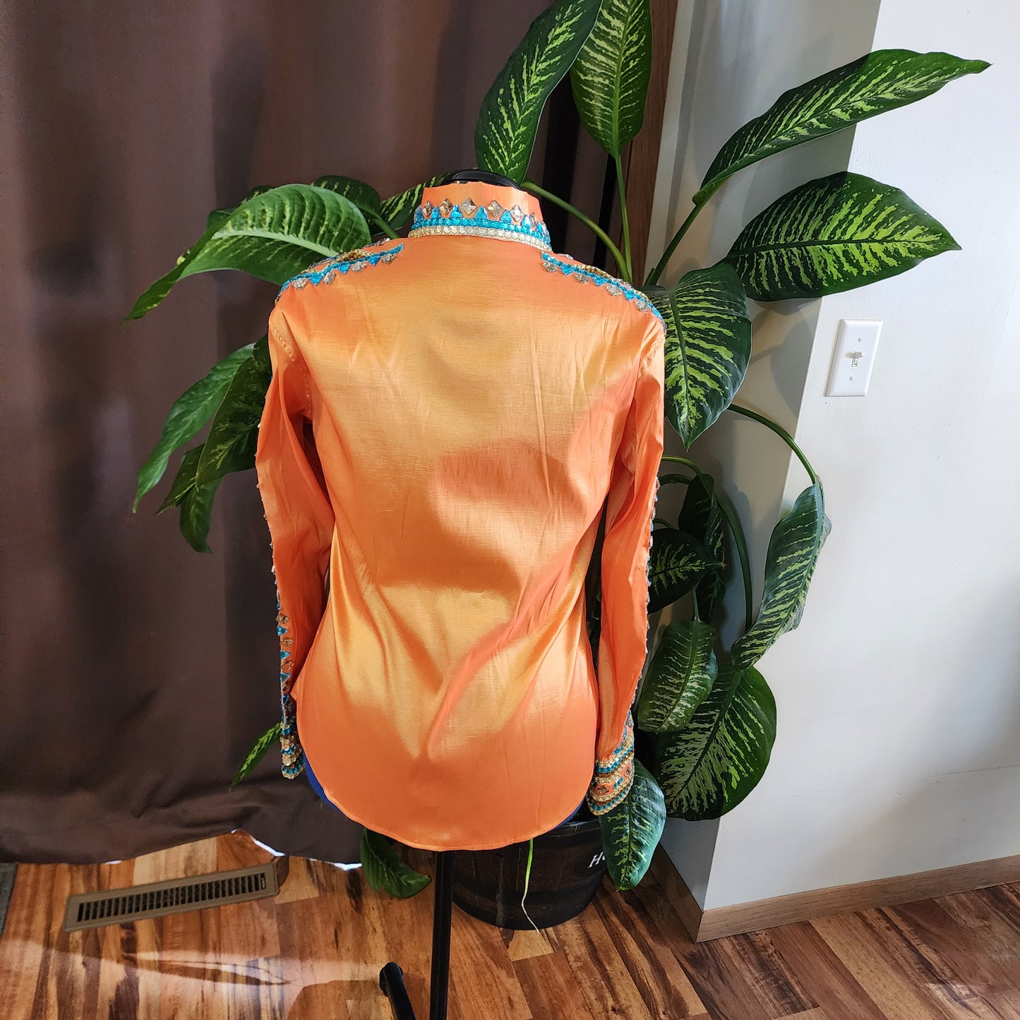 A Large Orange stretch taffeta day shirt