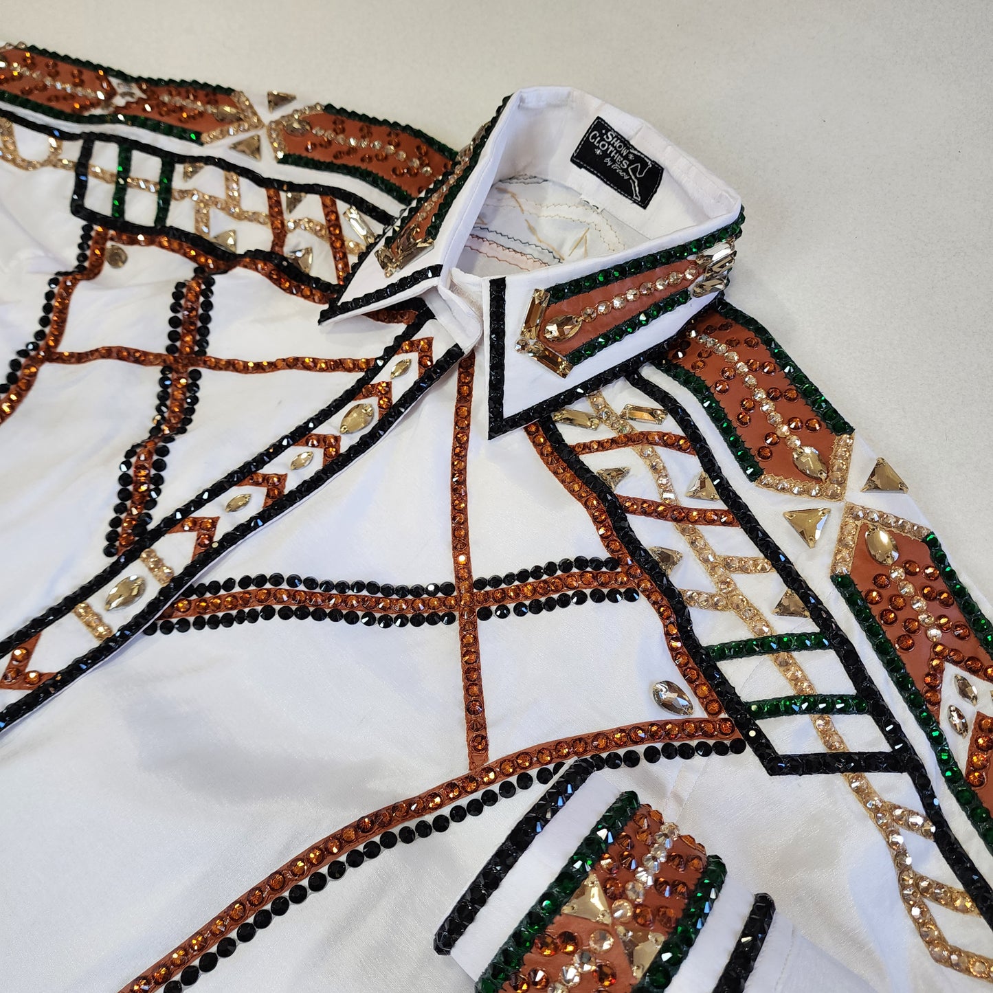 Large White & tan stretch taffeta day shirt