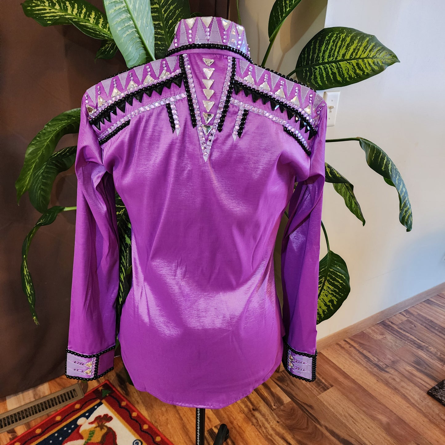 A XL Purple stretch taffeta day shirt