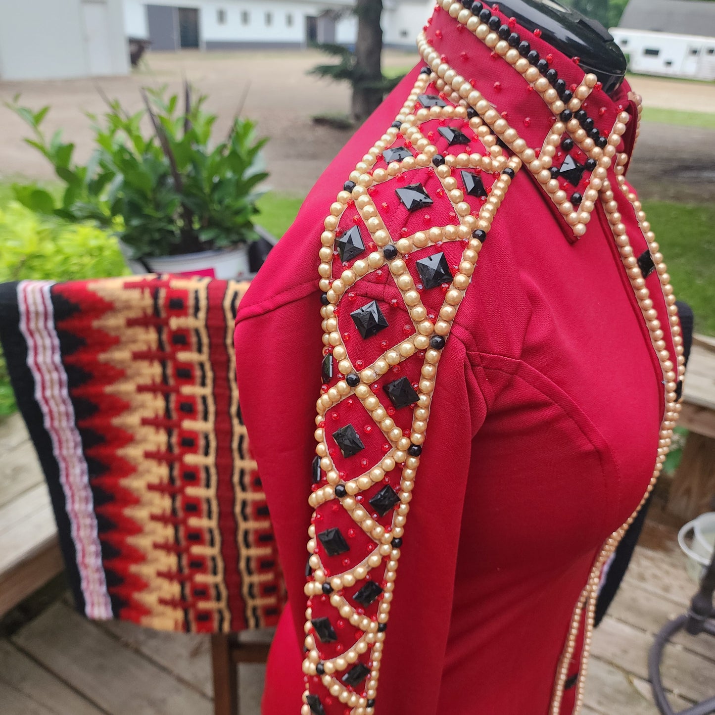 A Small-Lg Dark Red & champagne day shirt