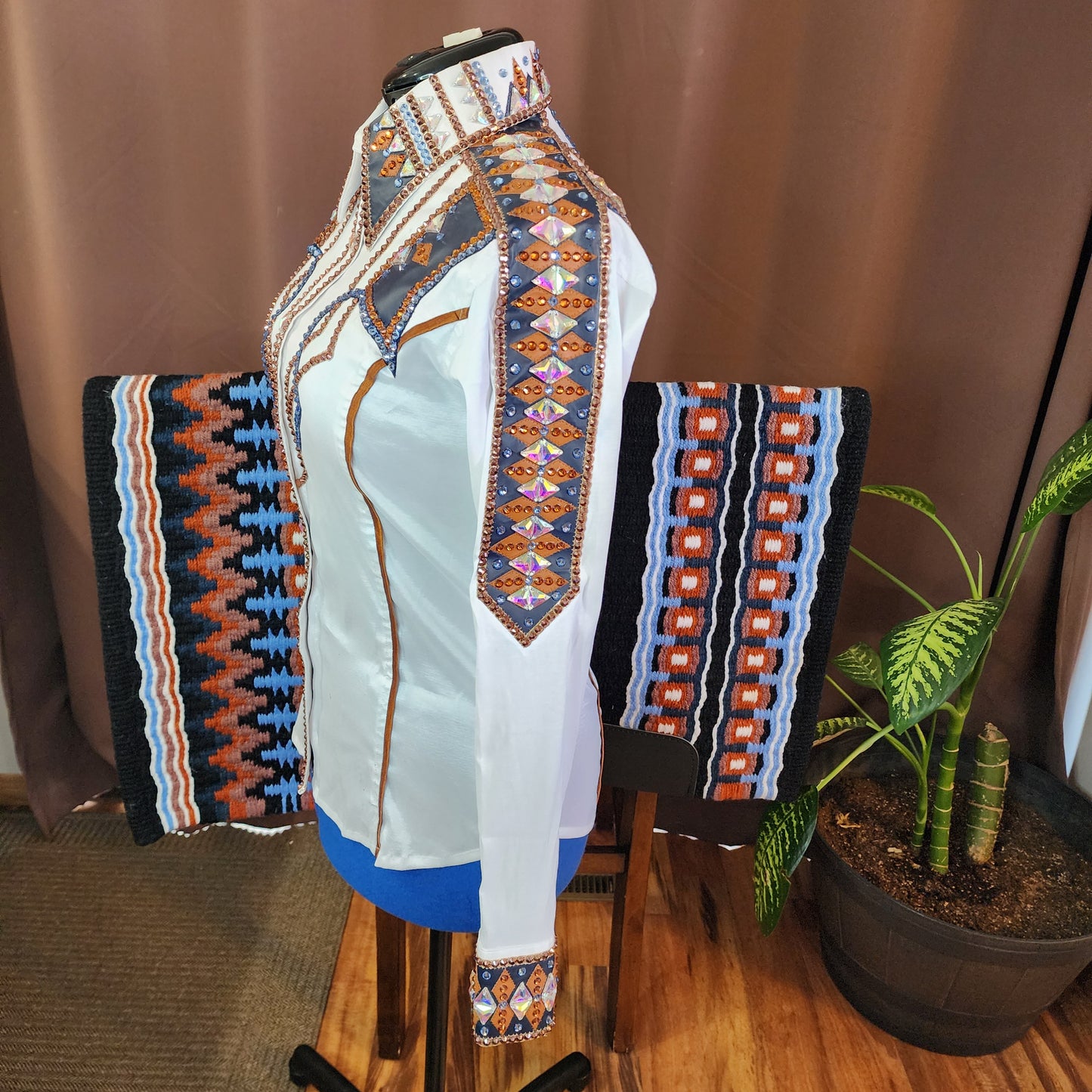 Large white stretch taffeta day shirt