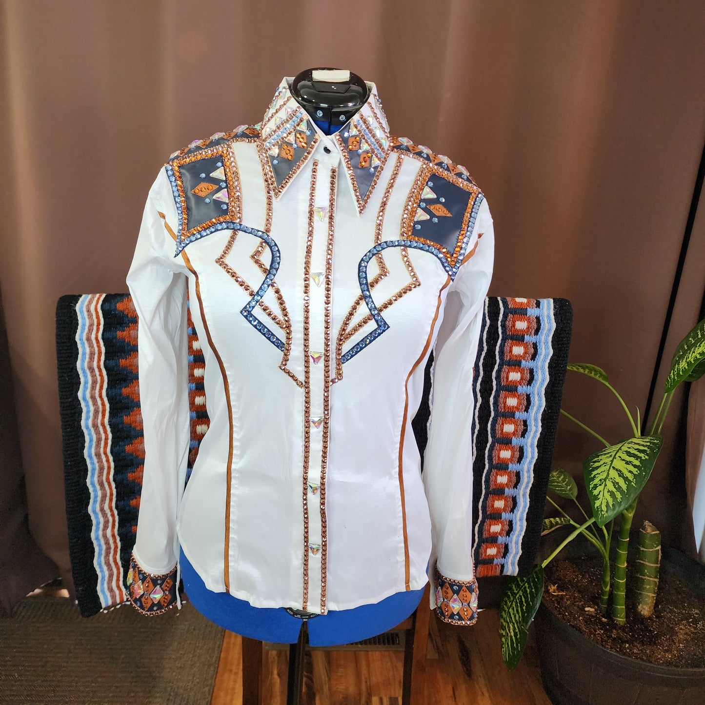 Large white stretch taffeta day shirt