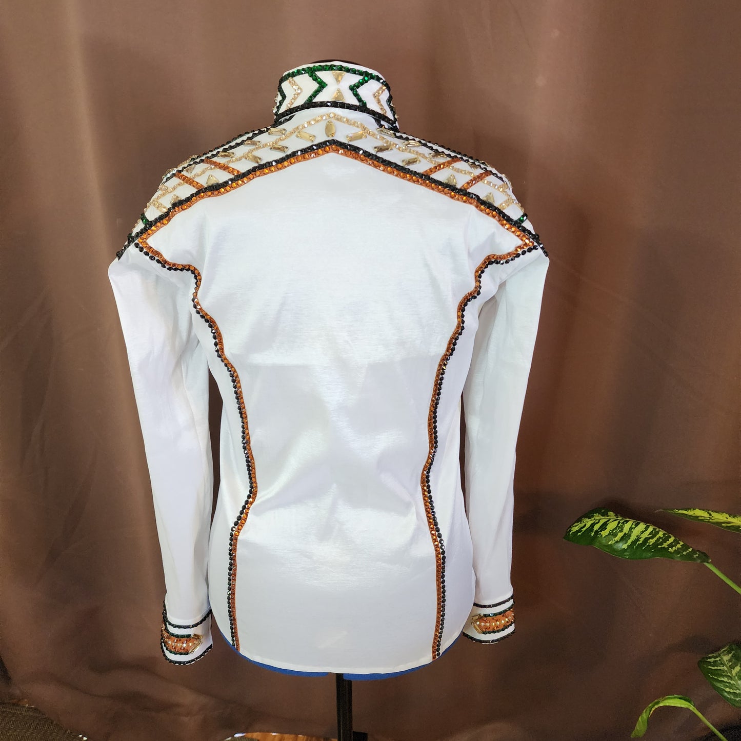 Large White & tan stretch taffeta day shirt