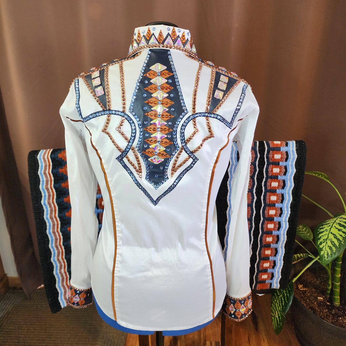 Large white stretch taffeta day shirt