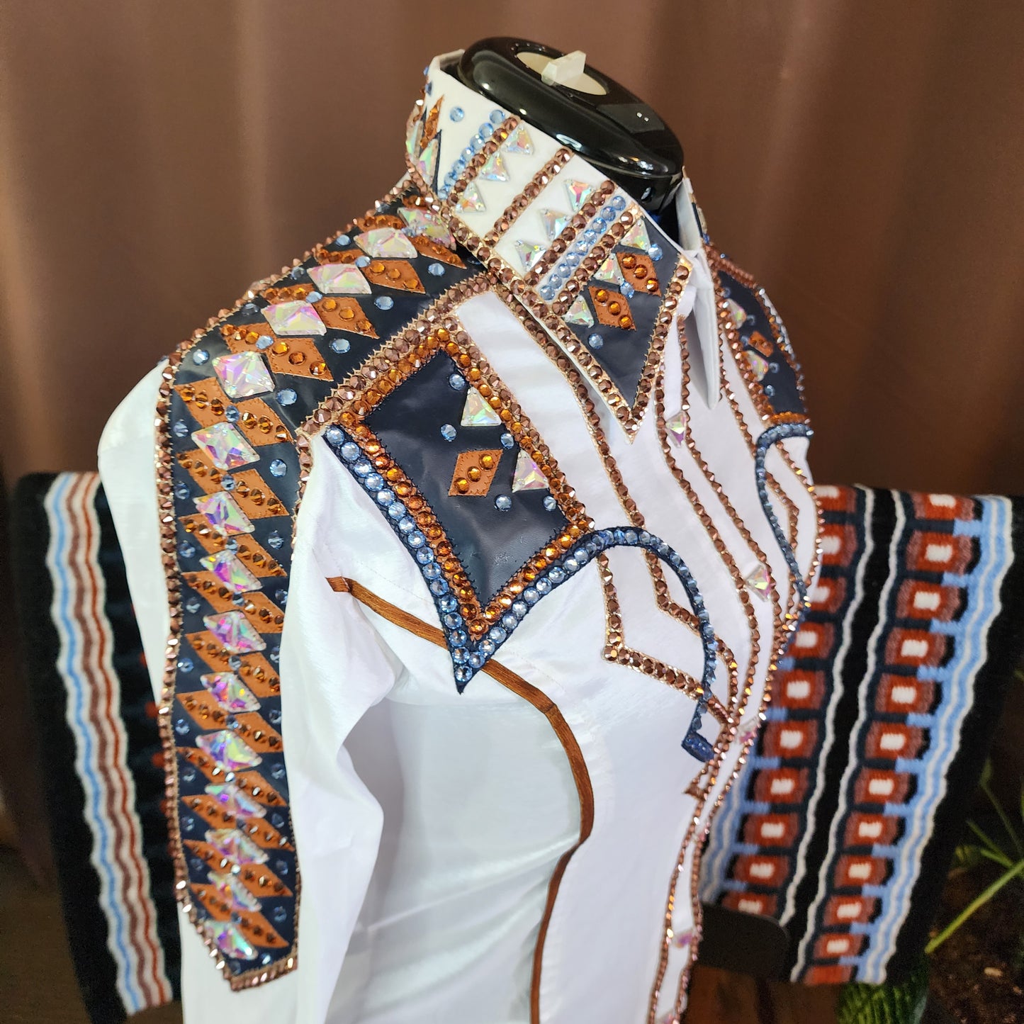 Large white stretch taffeta day shirt