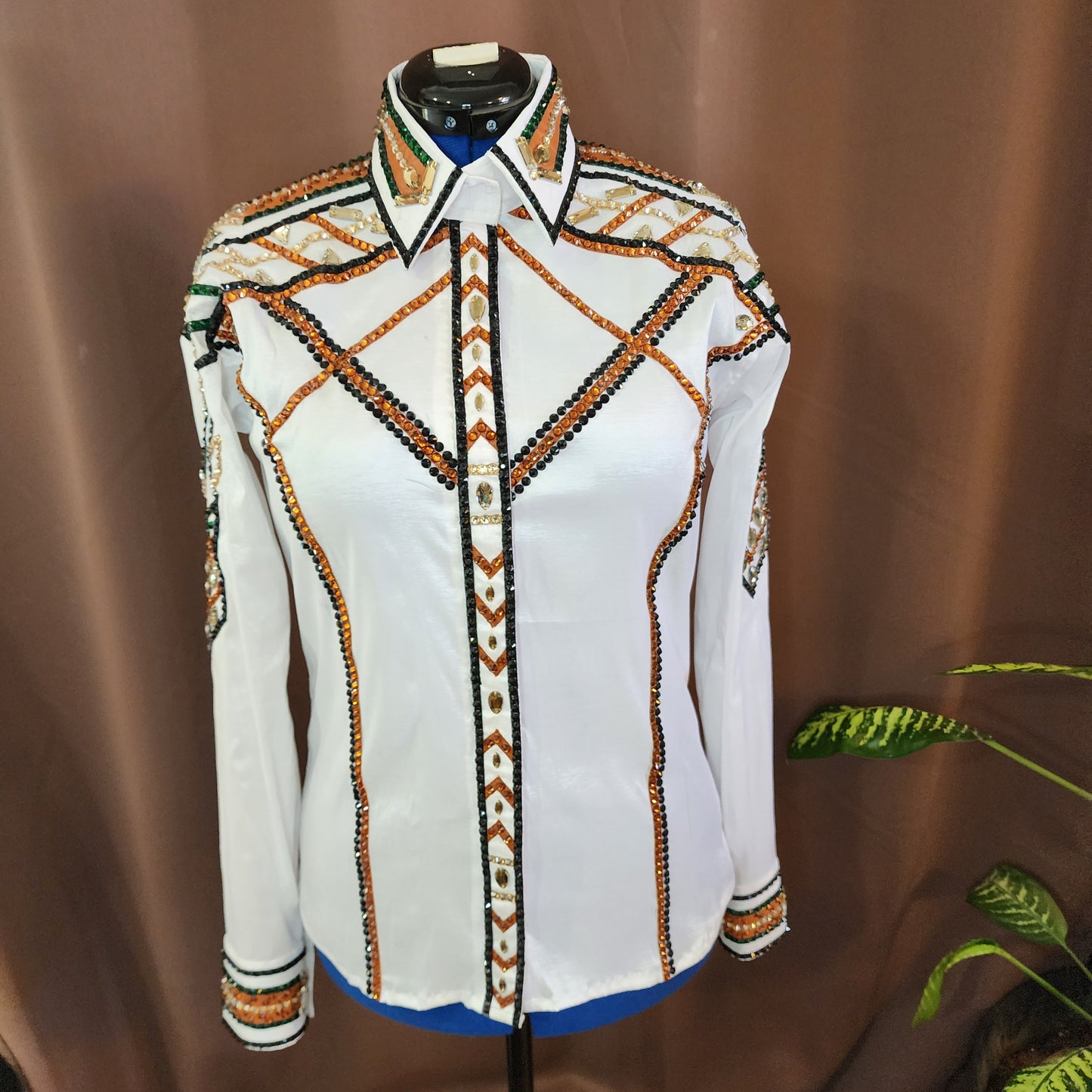 Large White & tan stretch taffeta day shirt