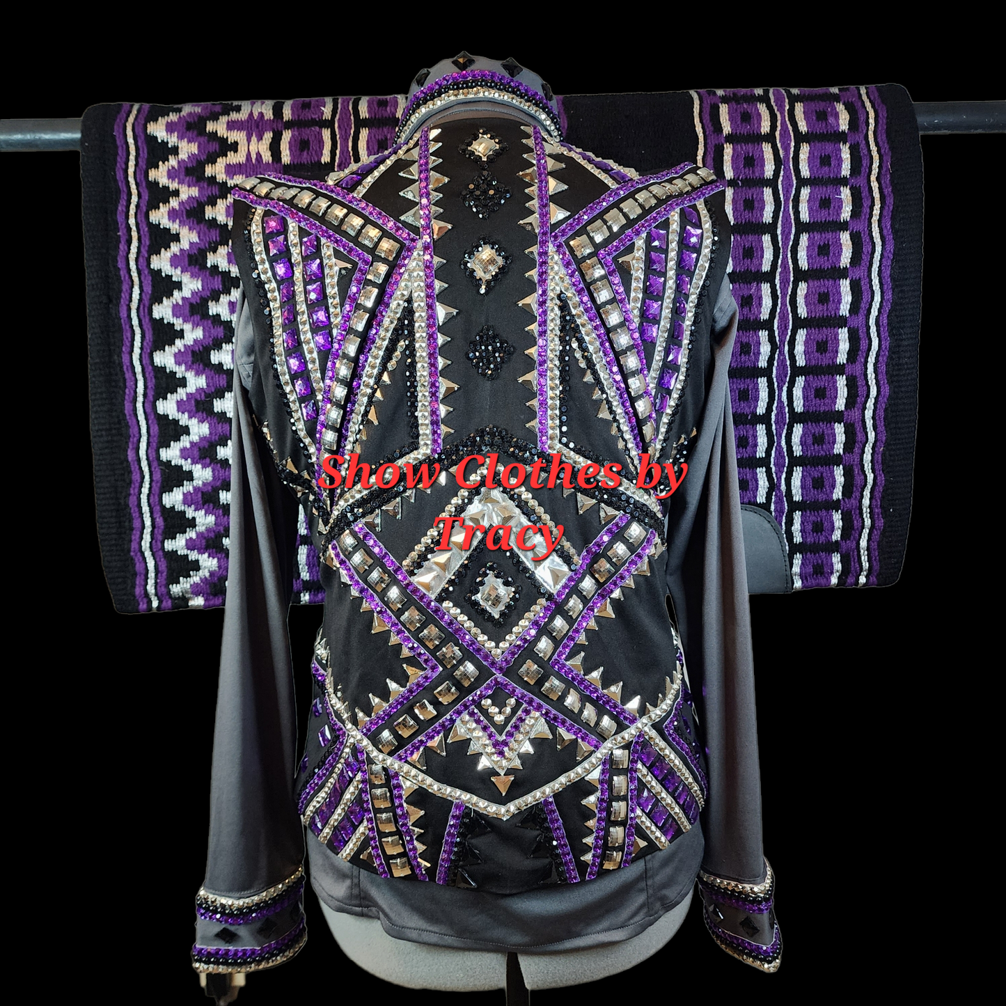 A XXL Black, Grey, Purple vest, shirt & pad set